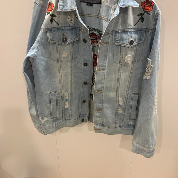 BROOKLYN Cloth Co. Lightwash Distressed Denim Jacket Size L Roses & Dragons - Picture 6 of 9